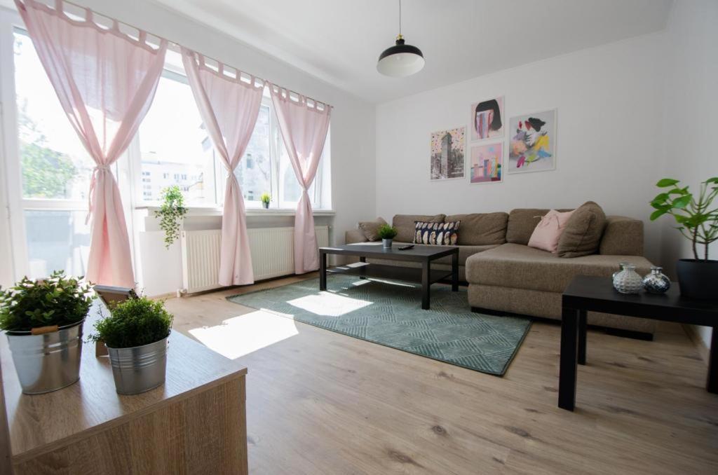 Bright Apartment Near Cismigiu And Old Town Bukares Bagian luar foto