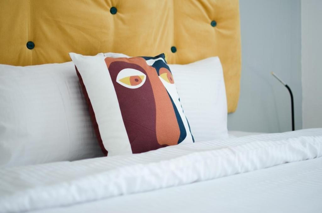 Bright Apartment Near Cismigiu And Old Town Bukares Bagian luar foto