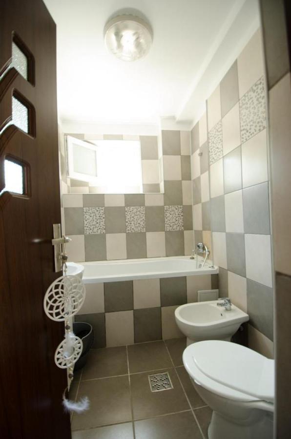 Bright Apartment Near Cismigiu And Old Town Bukares Bagian luar foto